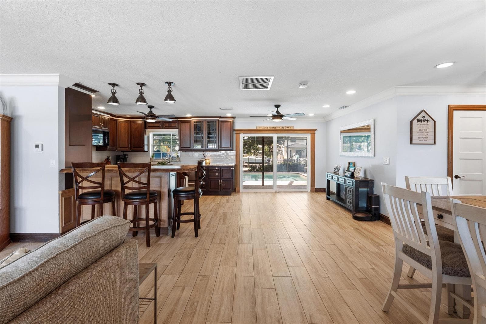 1603 SW Seagull Way photo 5