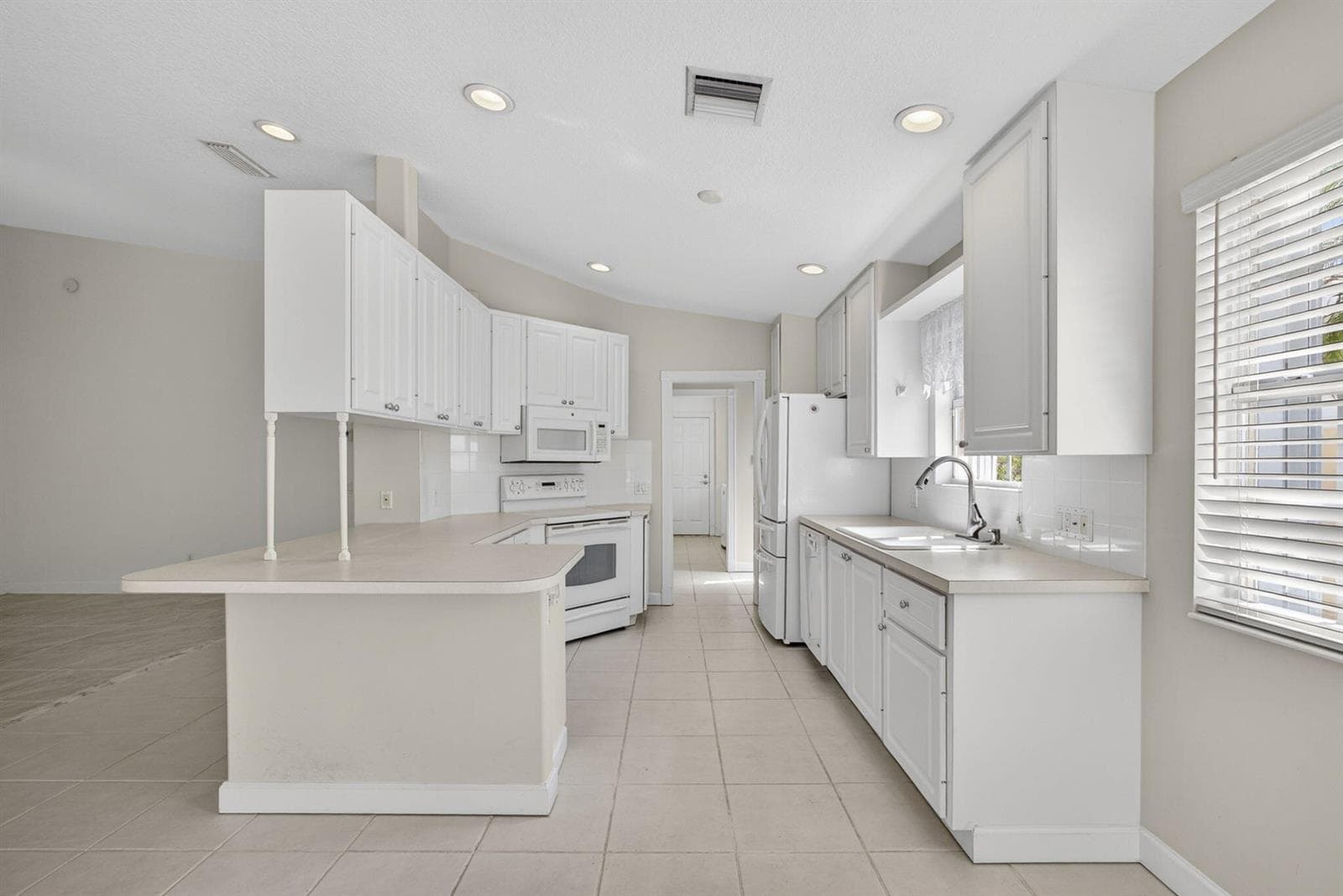 8093 Montserrat Place photo 13