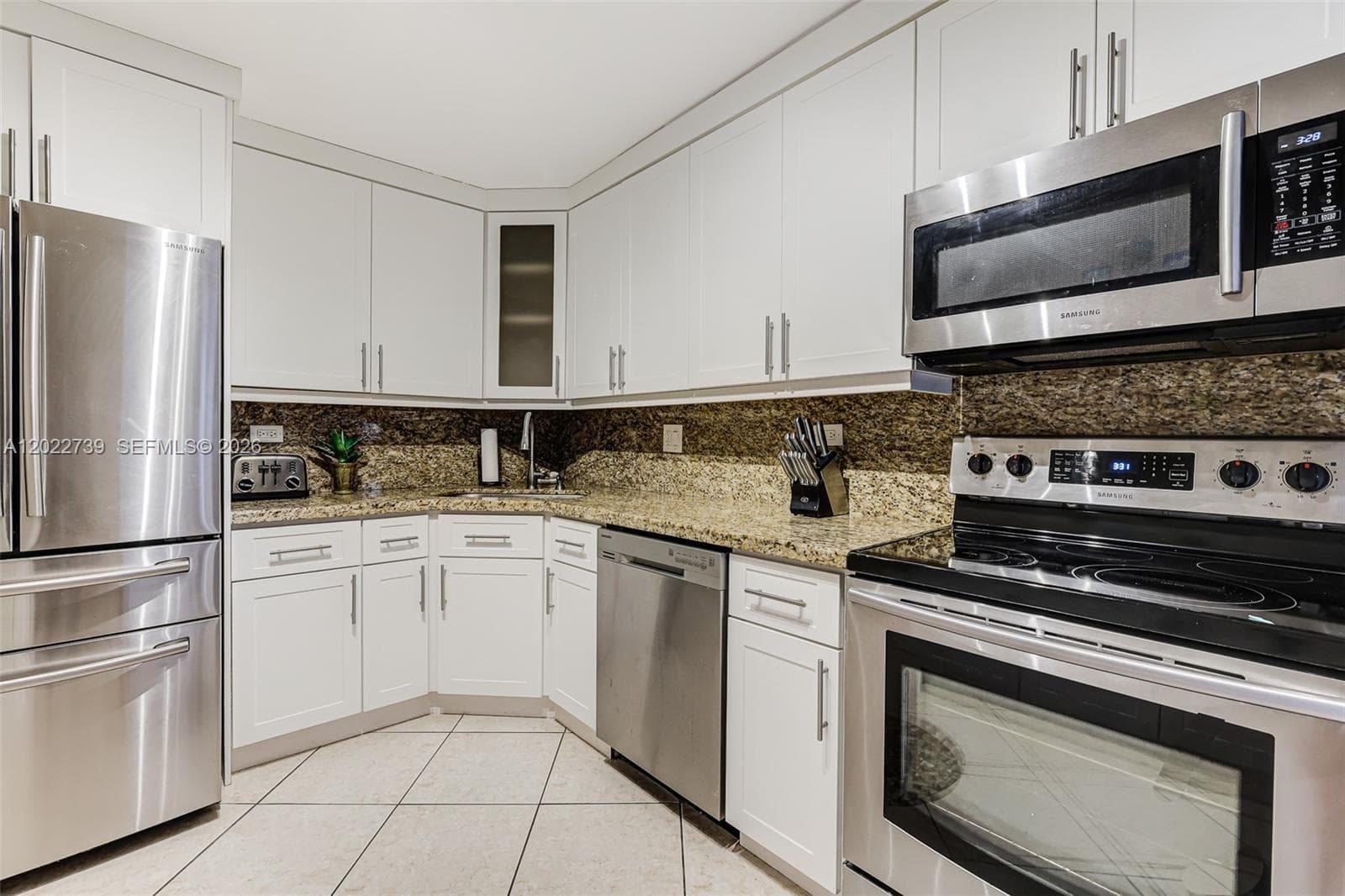 6039 Collins Ave 936 photo 12