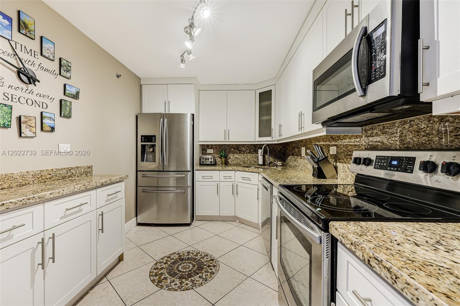 6039 Collins Ave 936 photo 11