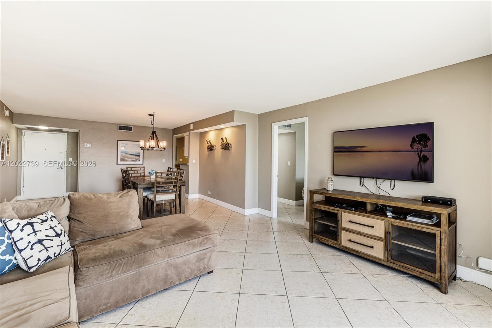 6039 Collins Ave 936 photo 4
