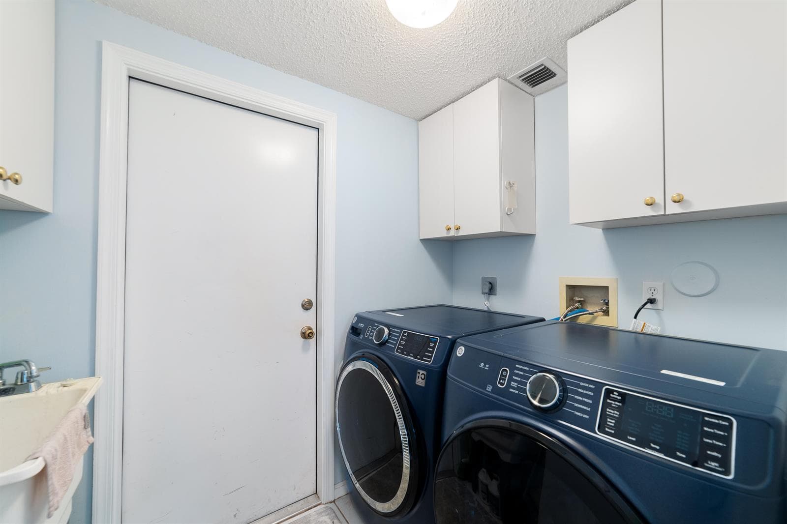 2211 Soundings Court photo 15
