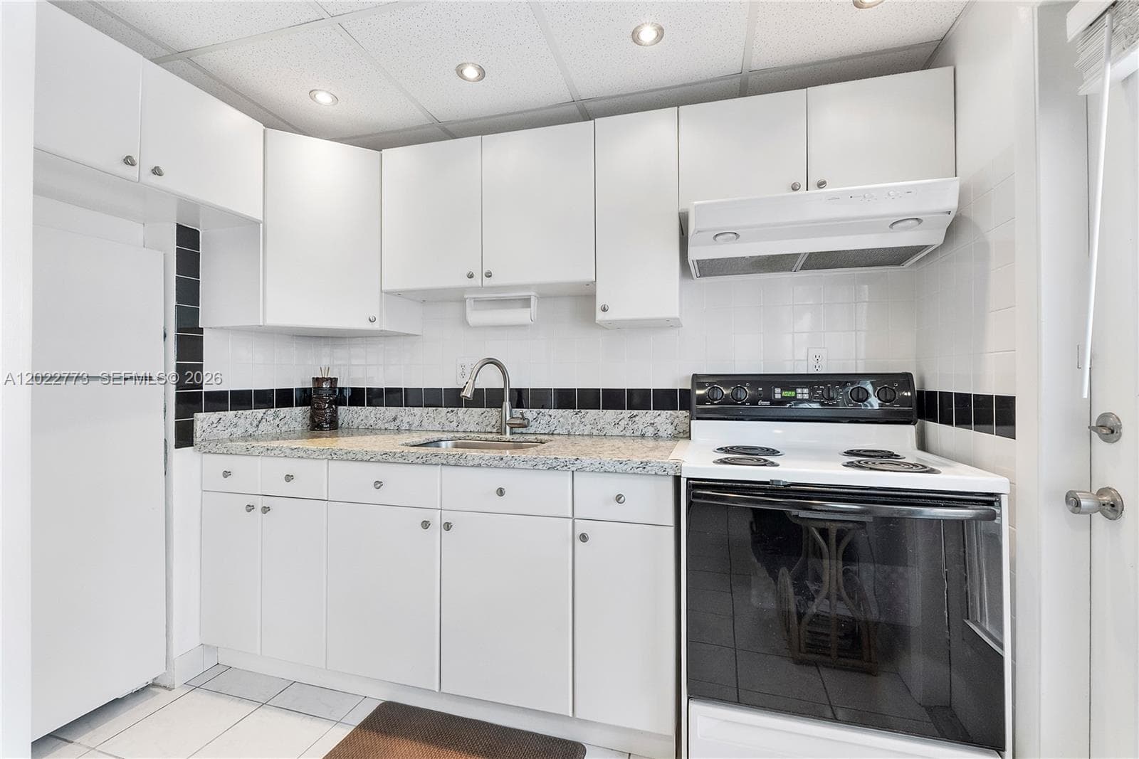 3133 Ocean Dr 318 photo 6