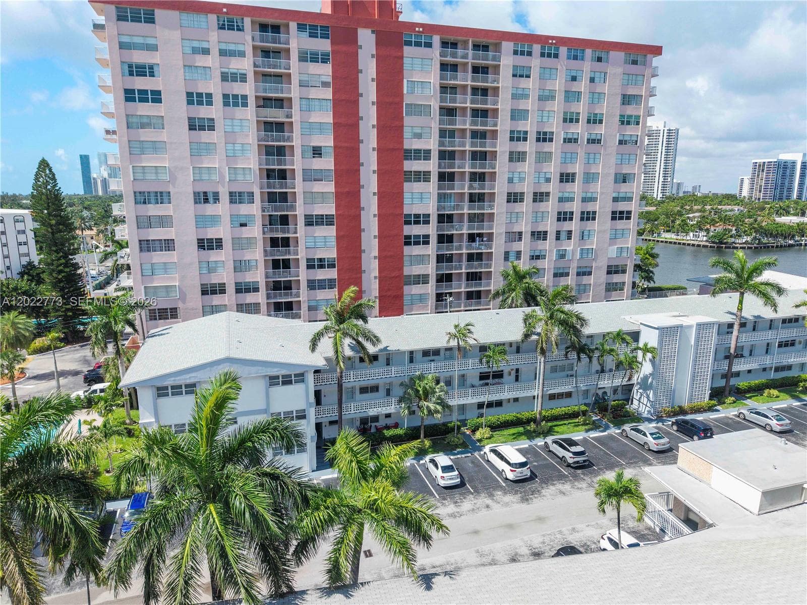 3133 Ocean Dr 318 photo 16