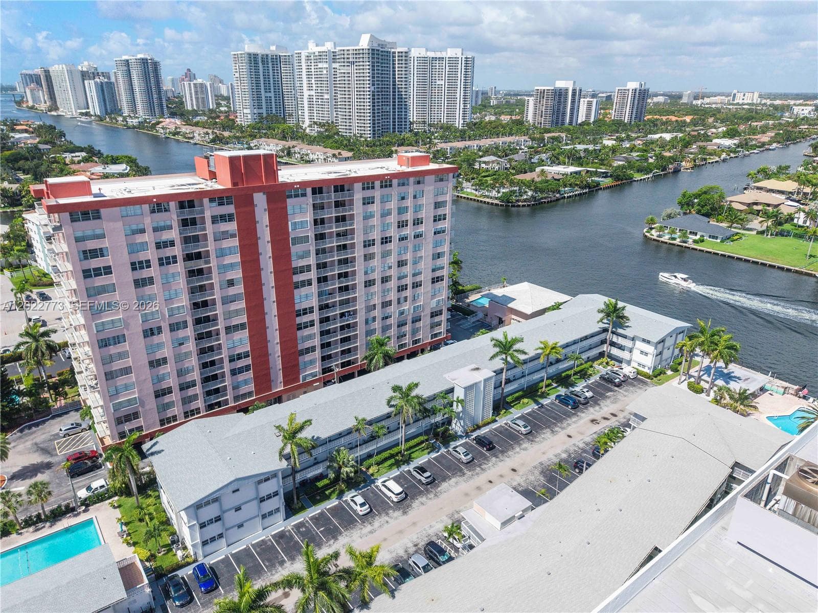 3133 Ocean Dr 318 photo 19