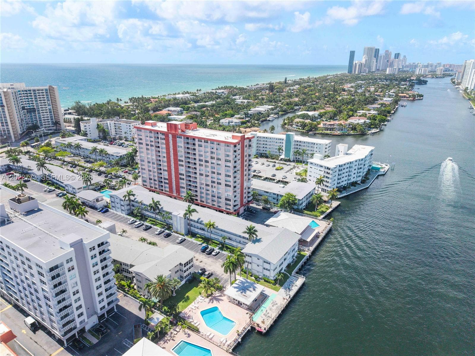 3133 Ocean Dr 318 photo 21