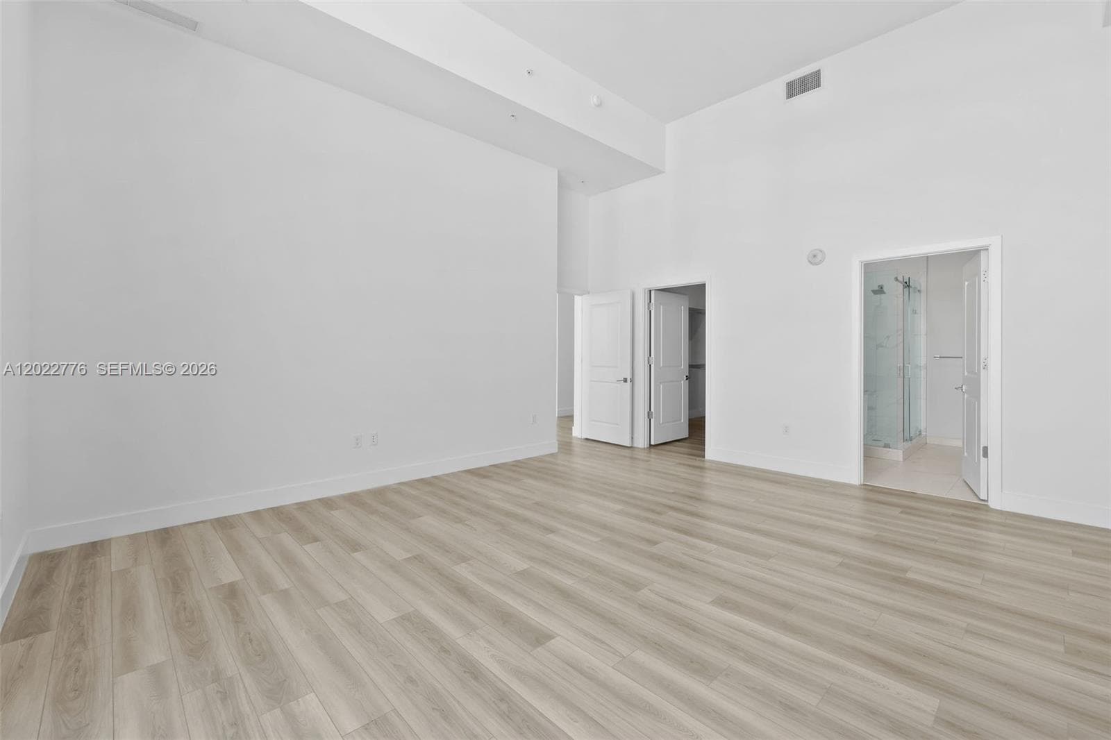 101 Diplomat Pkwy PH2703 photo 17