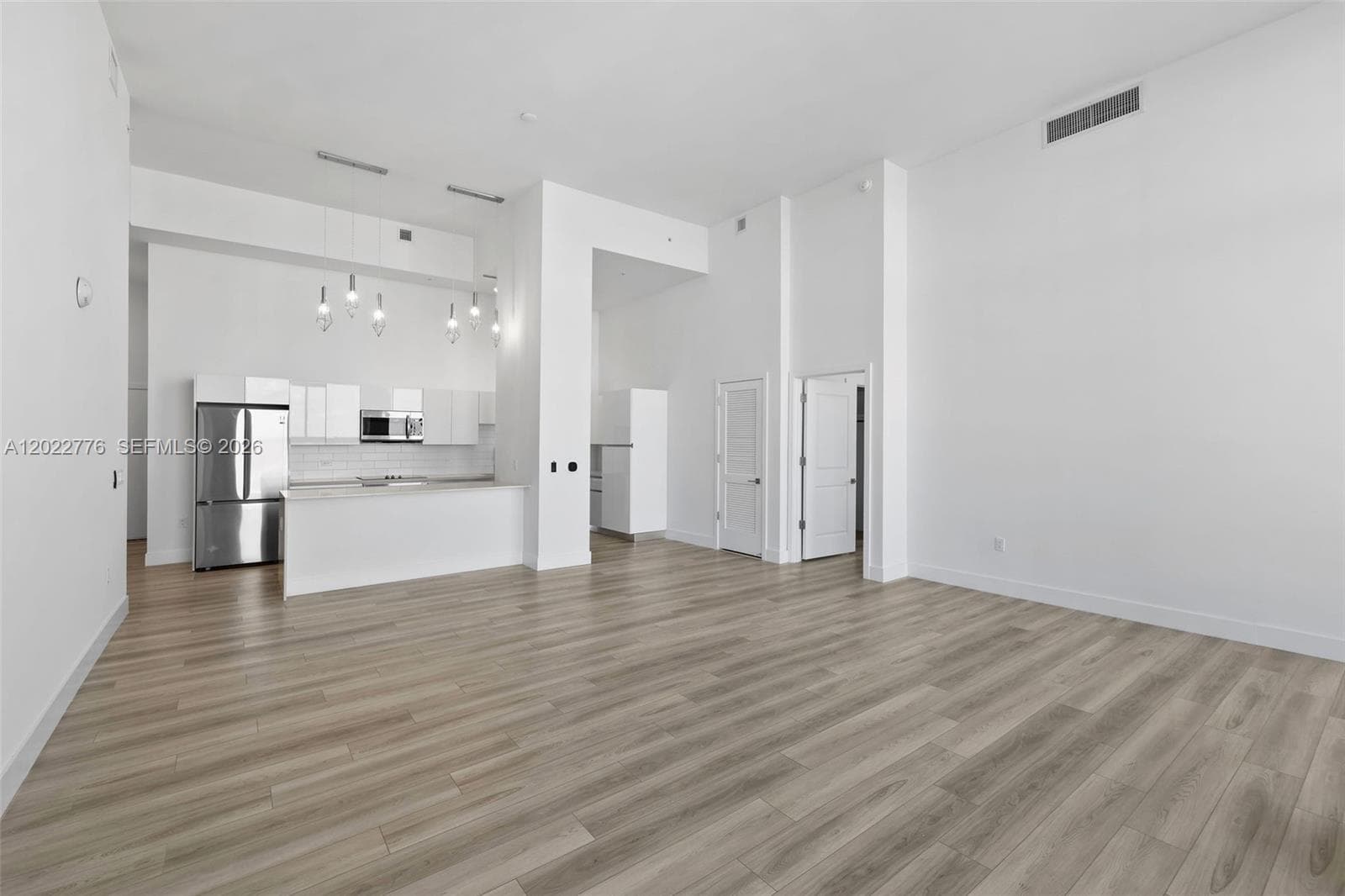 101 Diplomat Pkwy PH2703 photo 5
