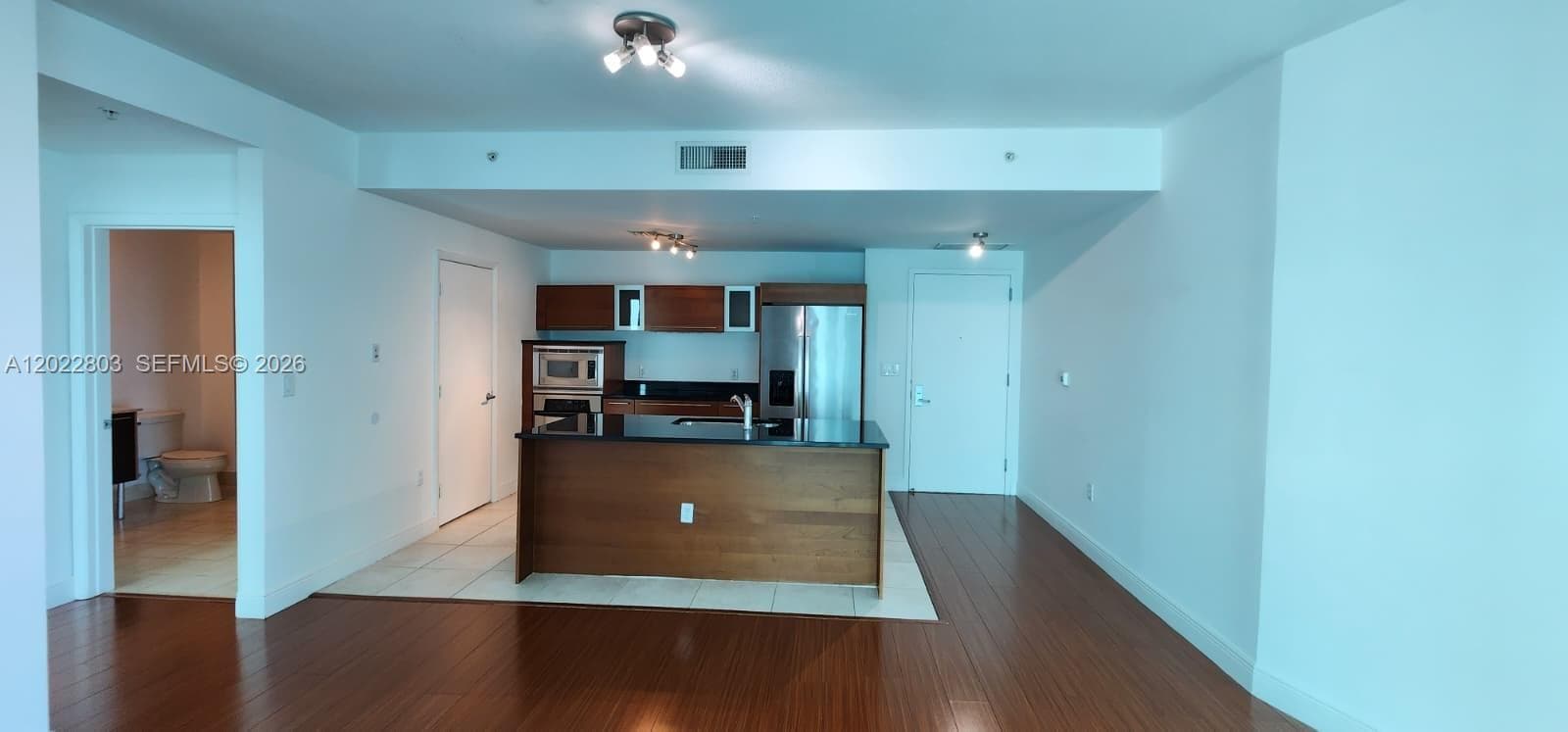 1900 N Bayshore Dr 3717 photo 3