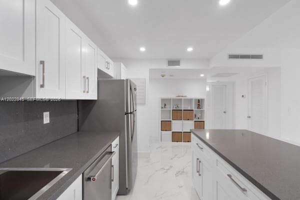 19390 Collins Ave 817 photo 13