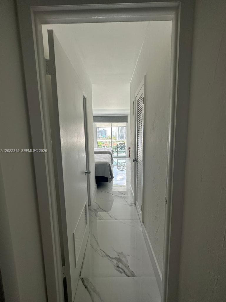 19390 Collins Ave 817 photo 22