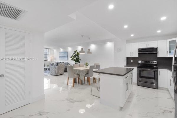 19390 Collins Ave 817 photo 5