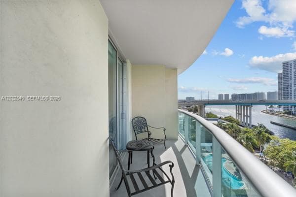 19390 Collins Ave 817 photo 20