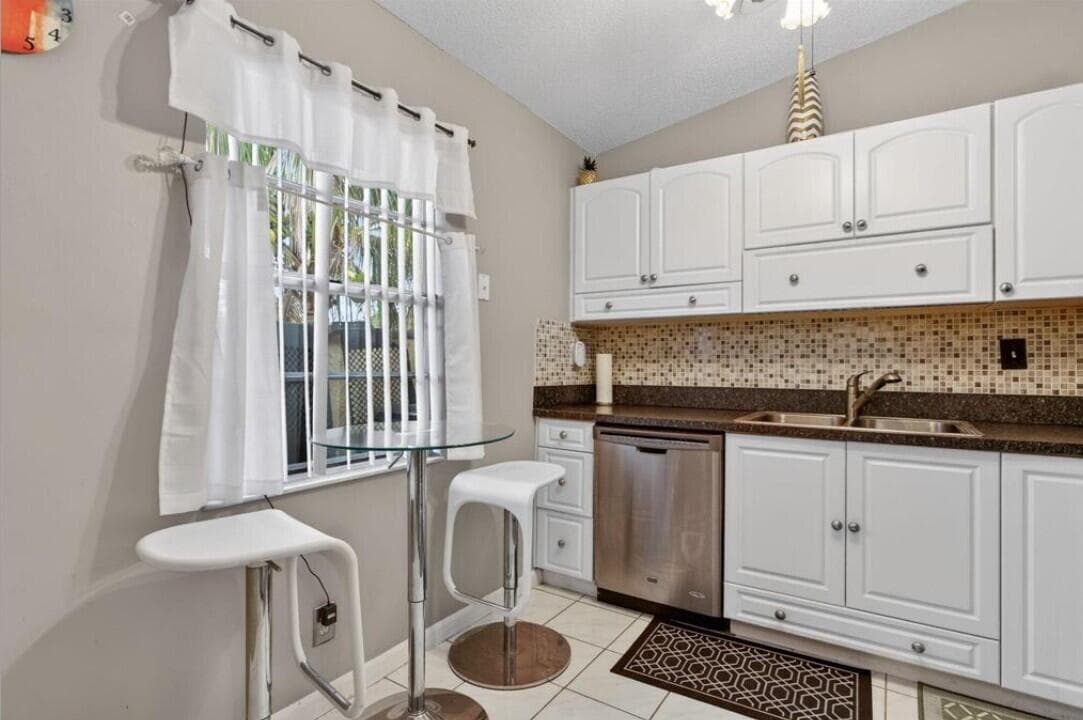 540 NW 43rd Street photo 7