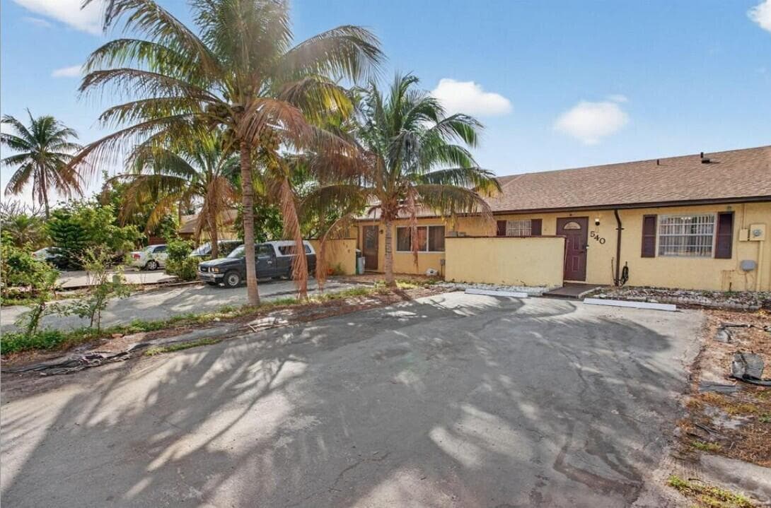 540 NW 43rd Street photo 25