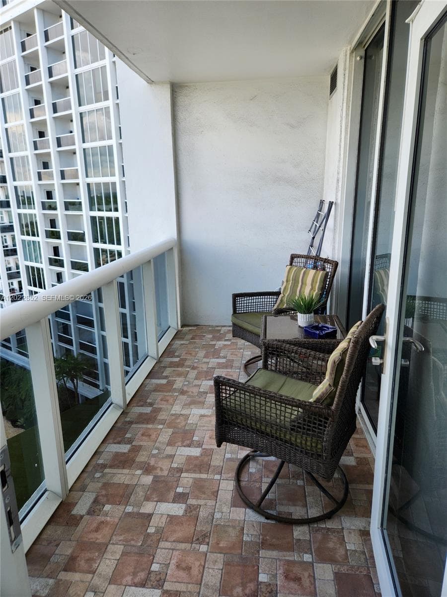 10275 Collins Ave 824 photo 14