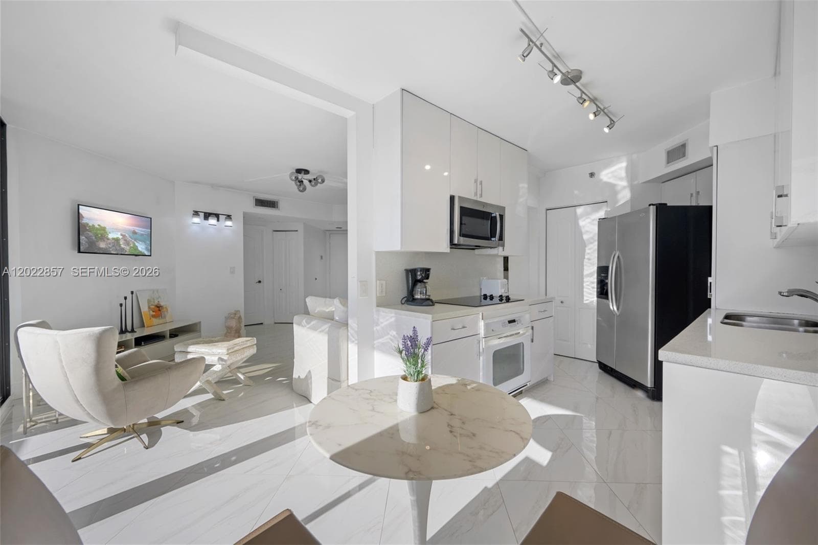 20185 Country Club Dr 1104 photo 12