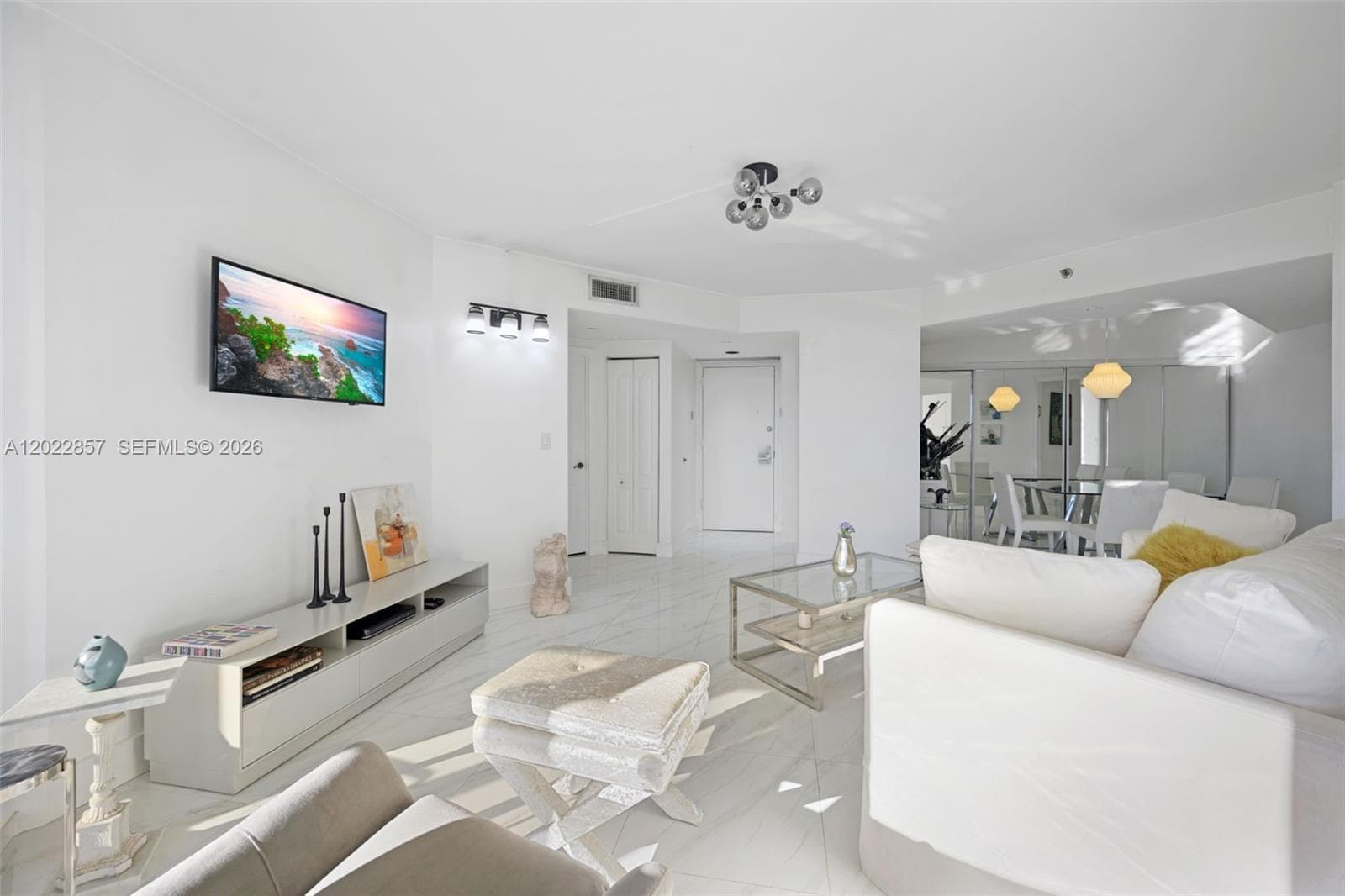 20185 Country Club Dr 1104 photo 7