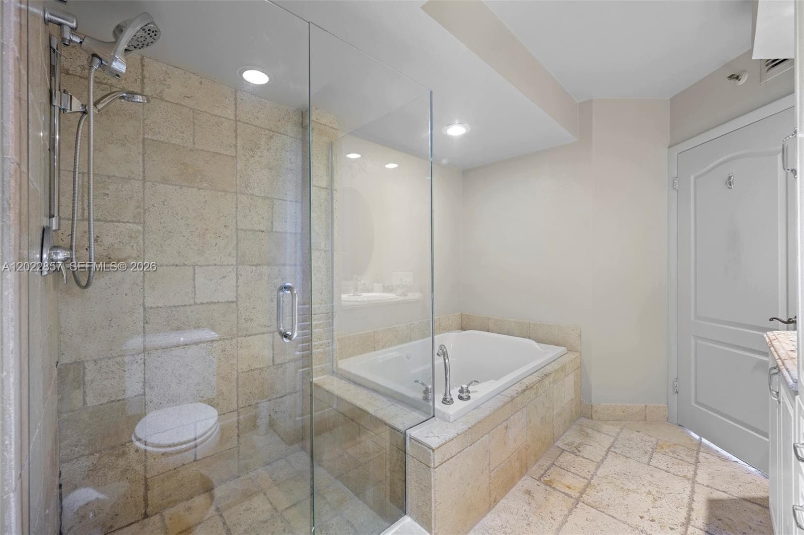 20185 Country Club Dr 1104 photo 18