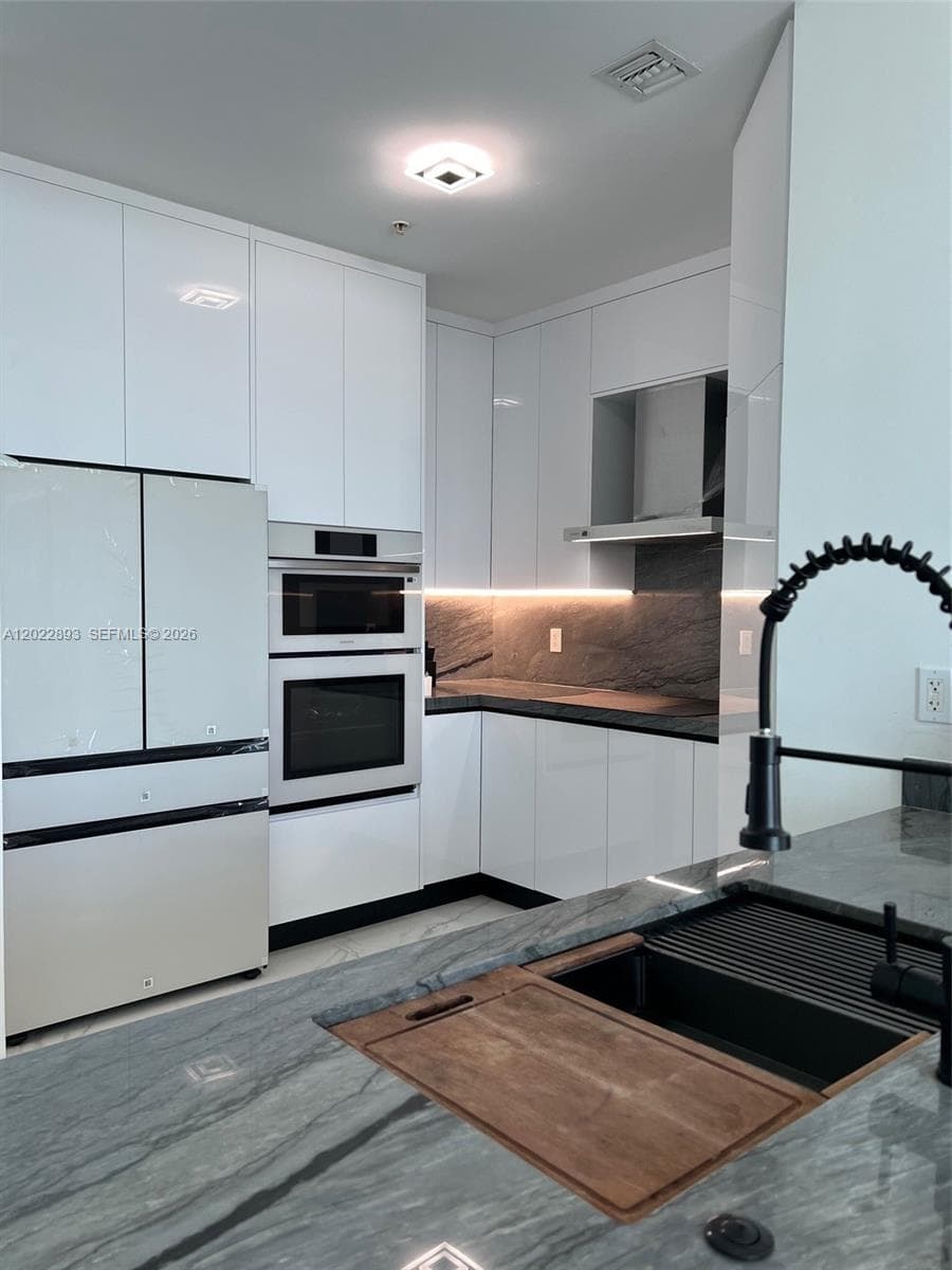 7910 Harbor Island Dr 1202 photo 5