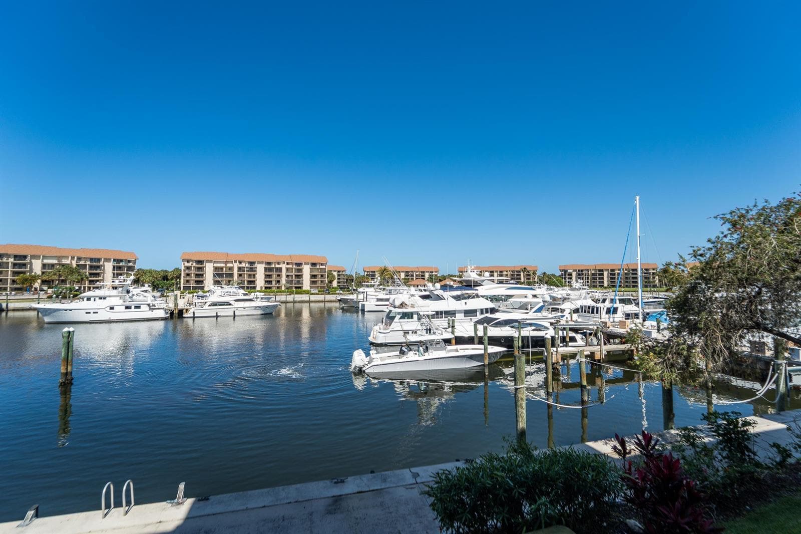 2501 Marina Isle Way 203 photo 22