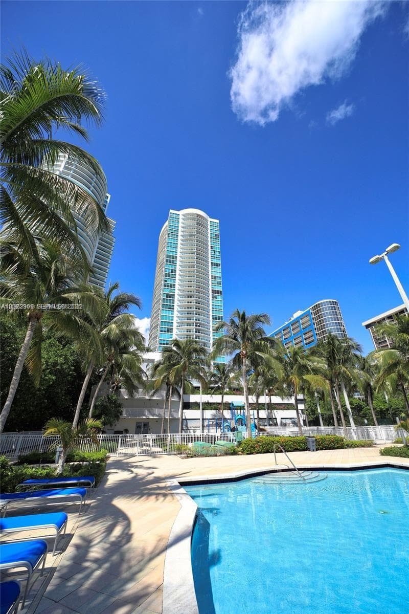 2101 BRICKELL 410 photo 16