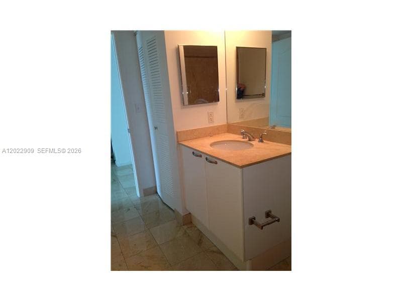 2101 BRICKELL 410 photo 4