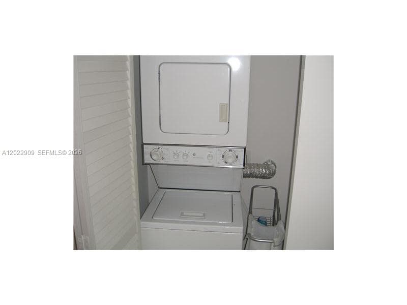 2101 BRICKELL 410 photo 8