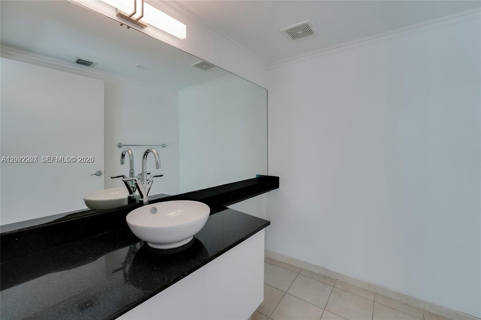 31 SE 5th St 3306 photo 6