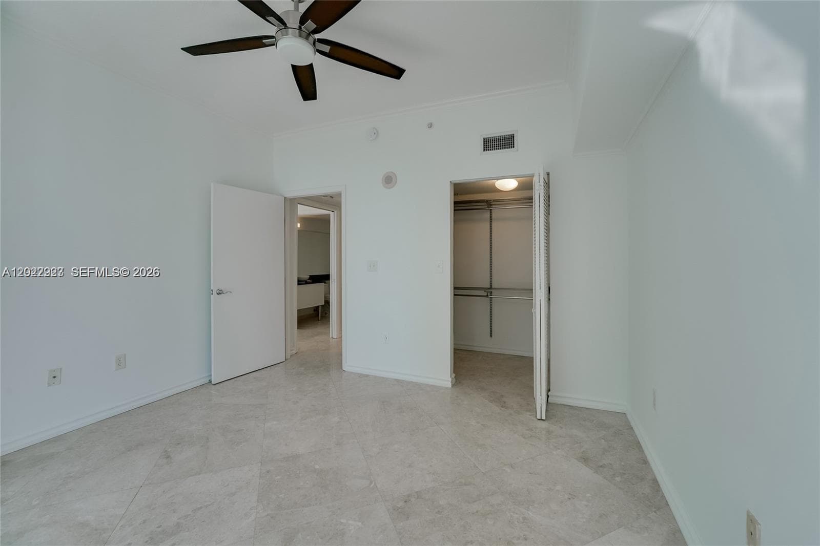 31 SE 5th St 3306 photo 11