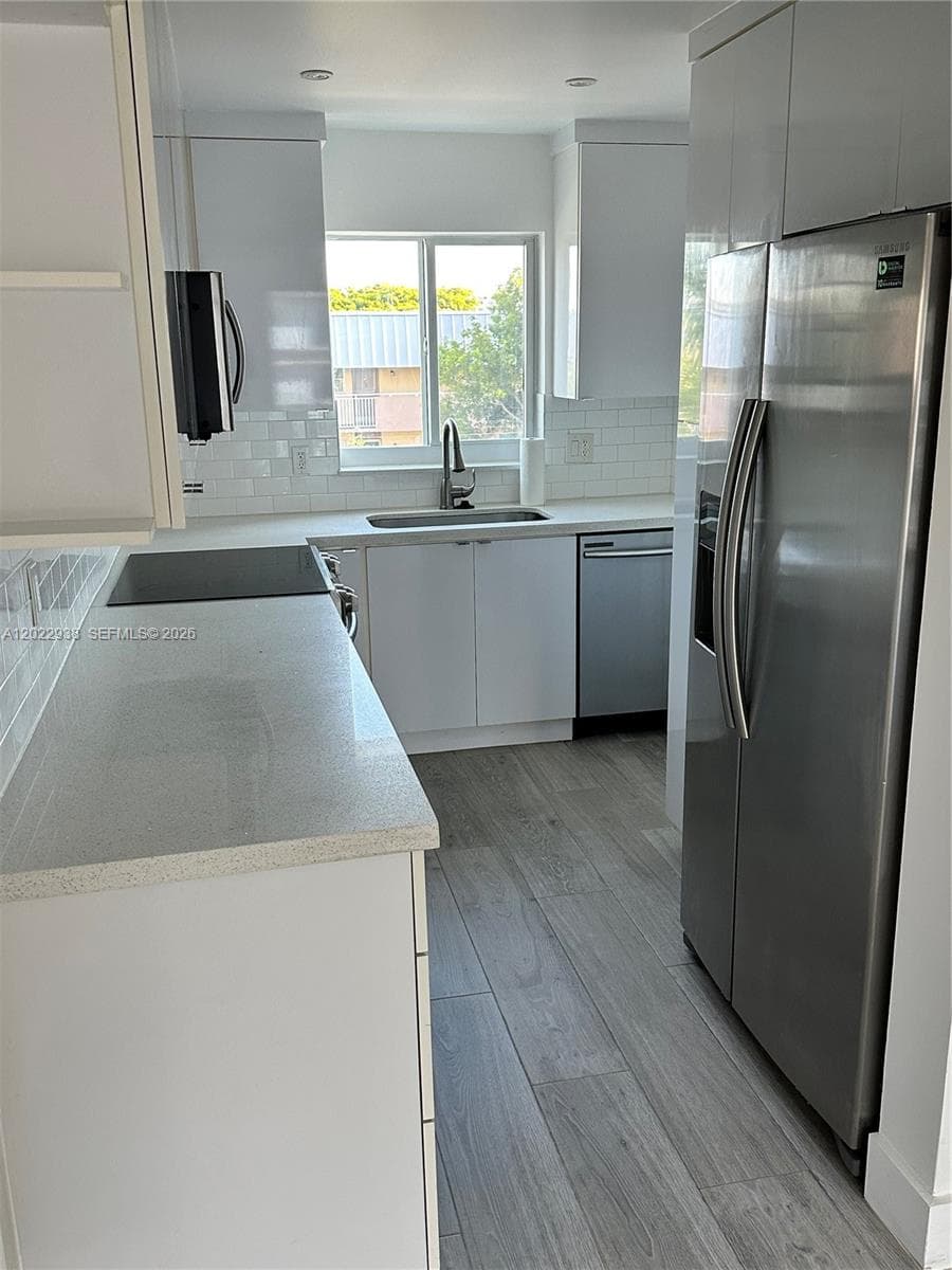 3601 170th St 409 photo 5