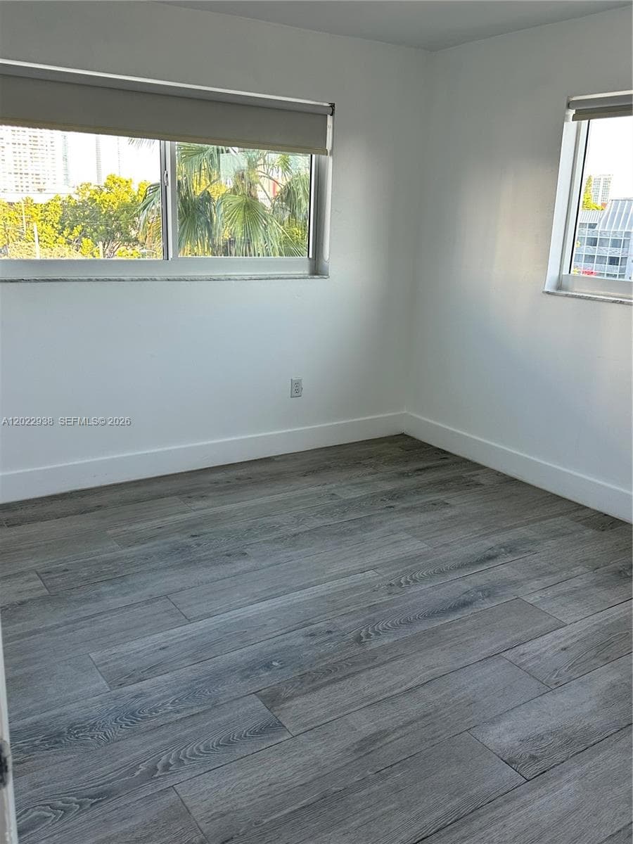 3601 170th St 409 photo 9