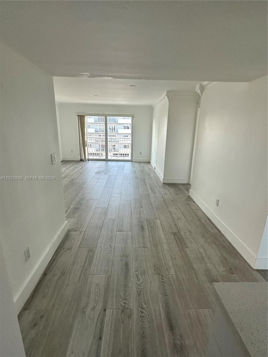 3601 170th St 409 photo 14