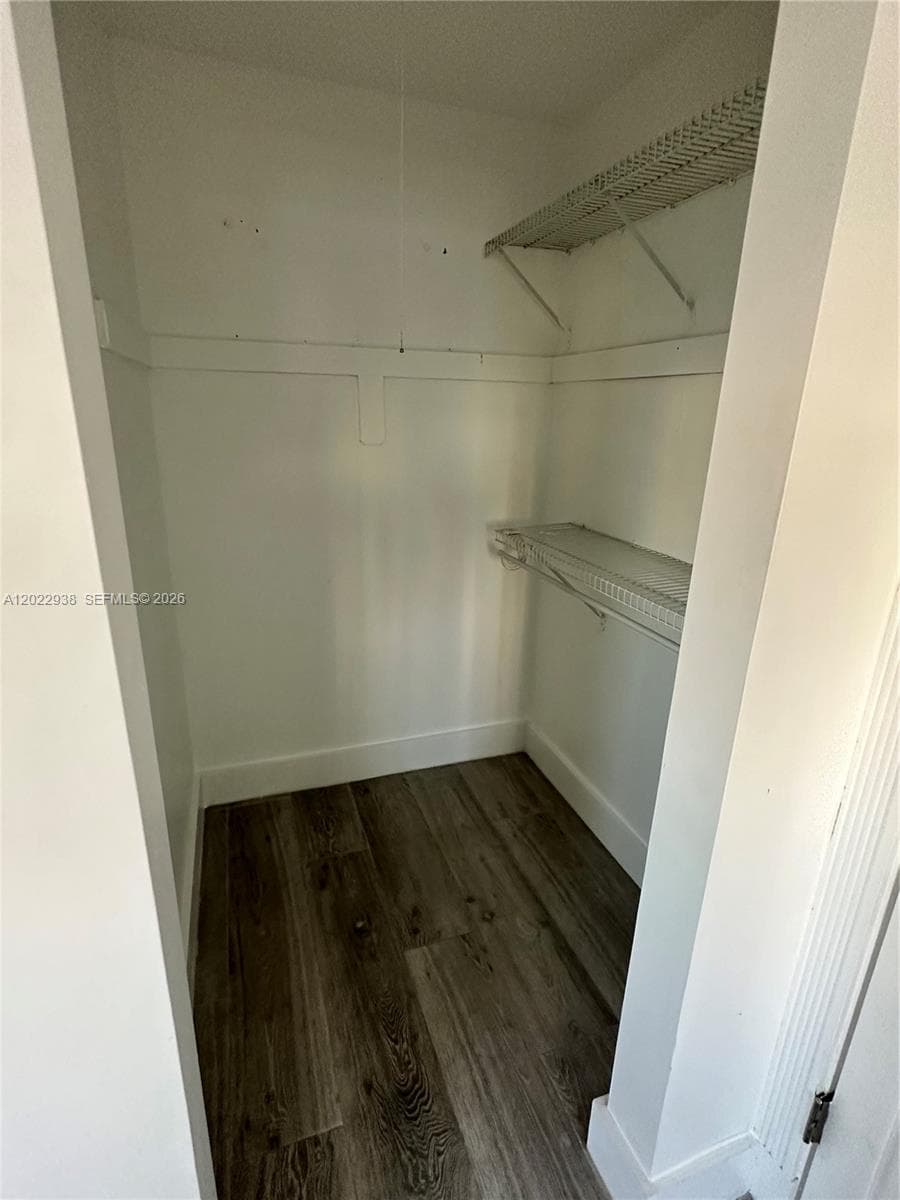 3601 170th St 409 photo 18