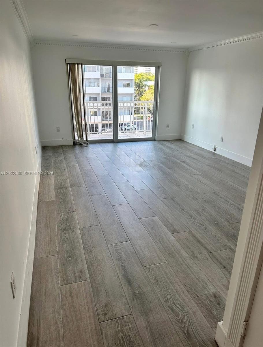 3601 170th St 409 photo 21