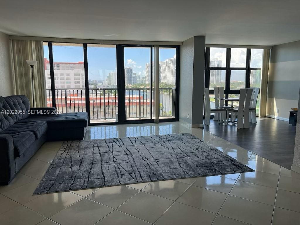 2017 Ocean Dr 808 photo 6