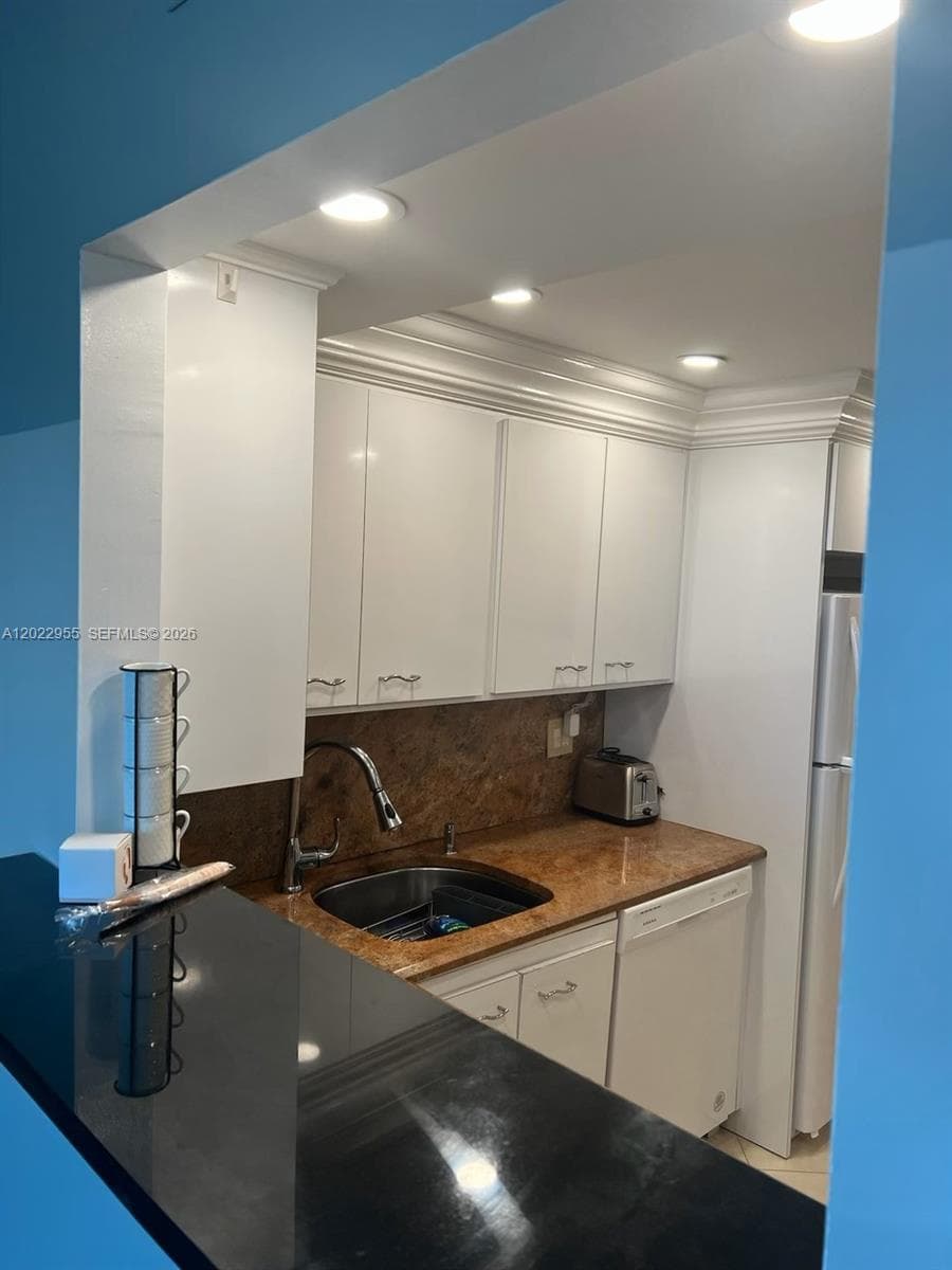 2017 Ocean Dr 808 photo 13