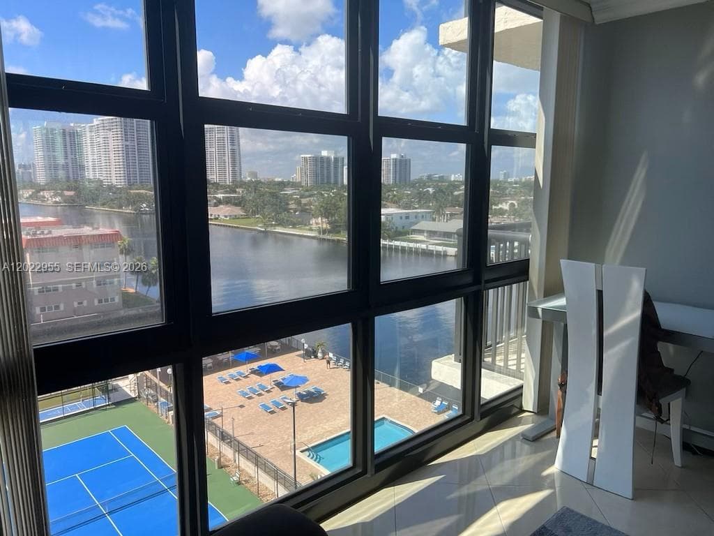 2017 Ocean Dr 808 photo 12