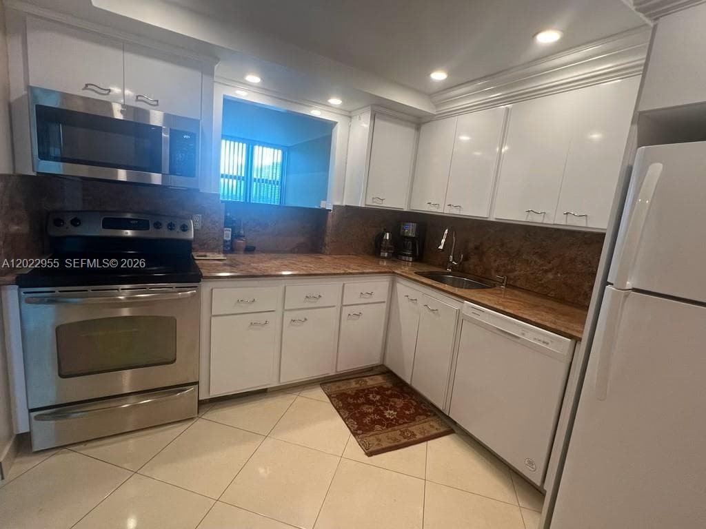 2017 Ocean Dr 808 photo 14
