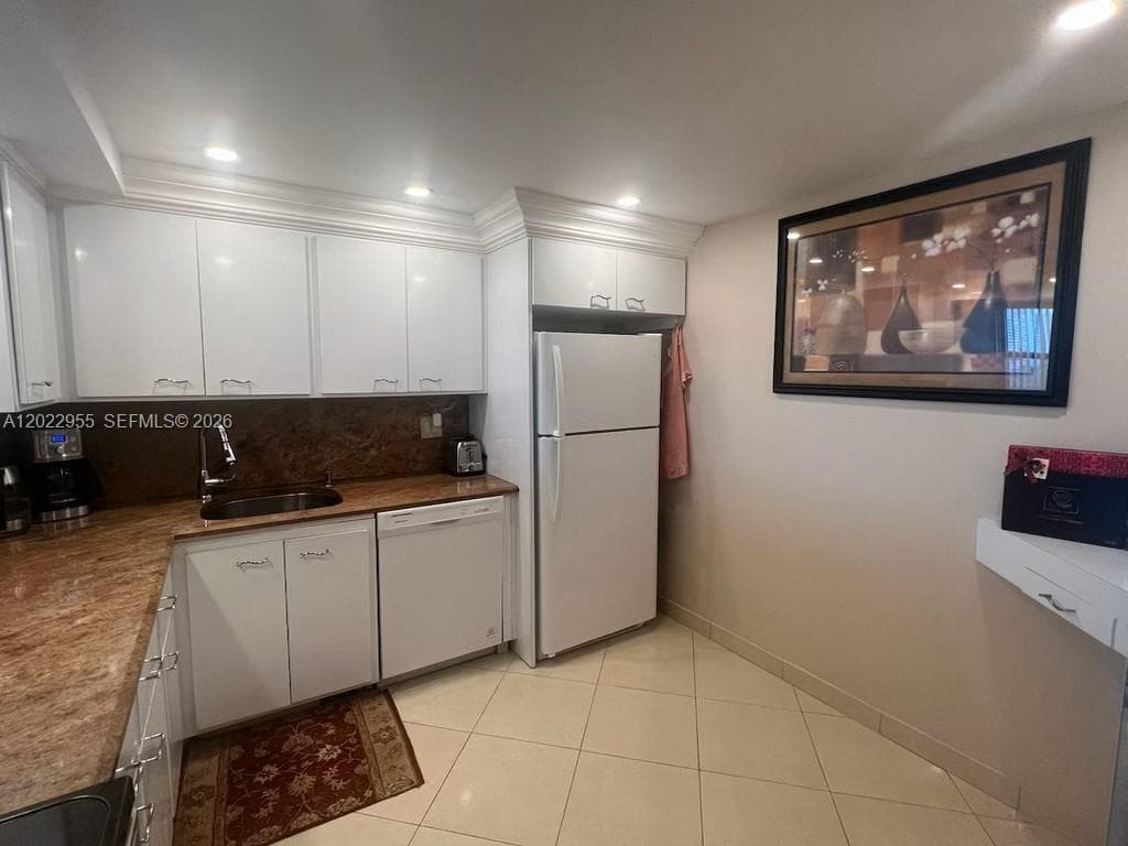2017 Ocean Dr 808 photo 11
