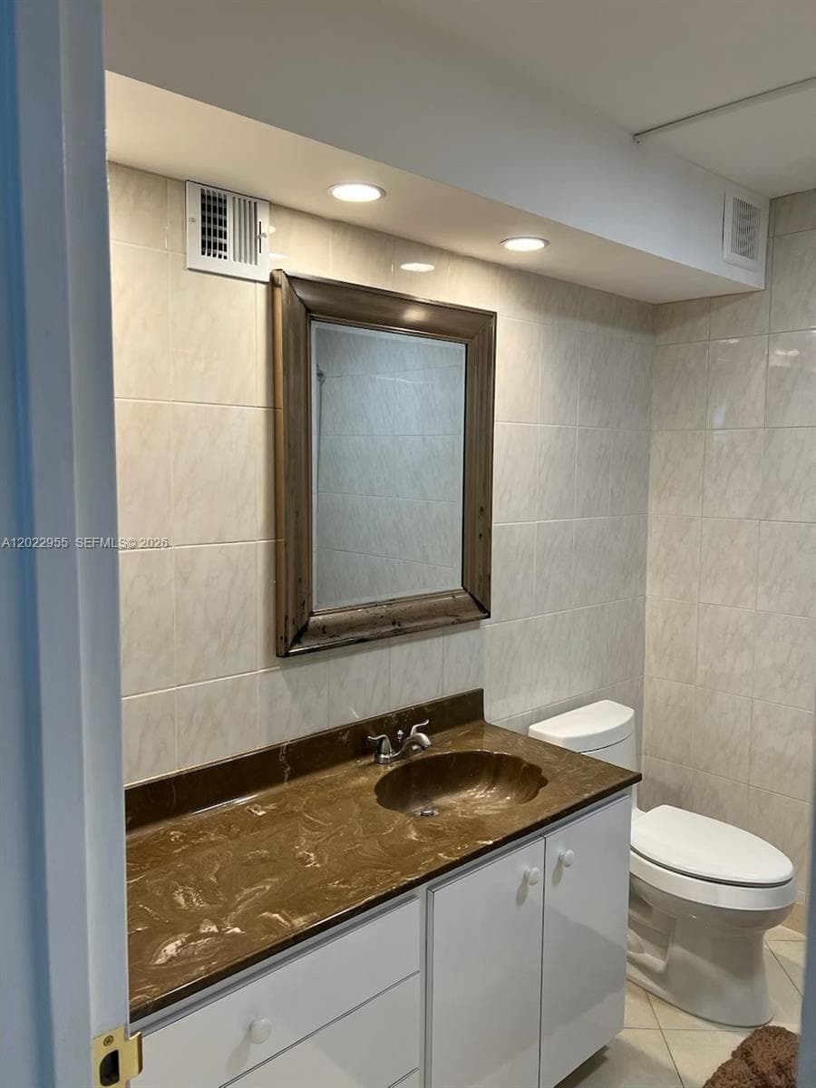 2017 Ocean Dr 808 photo 19