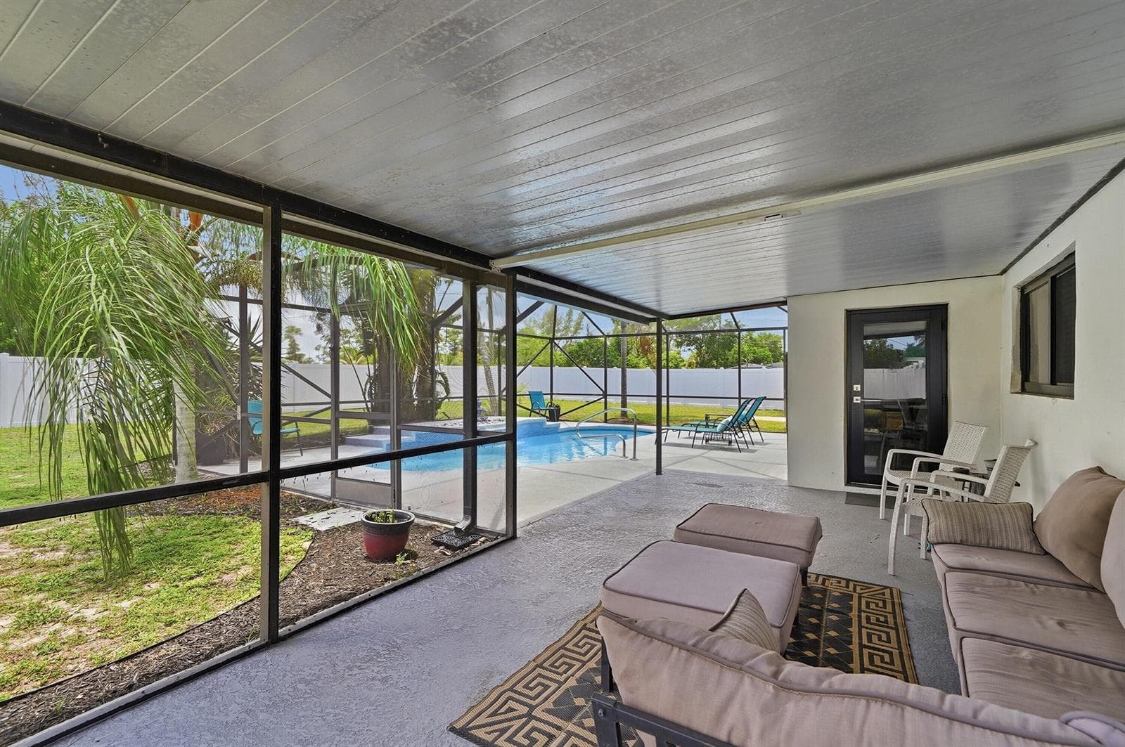 5470 Toronto Road photo 3