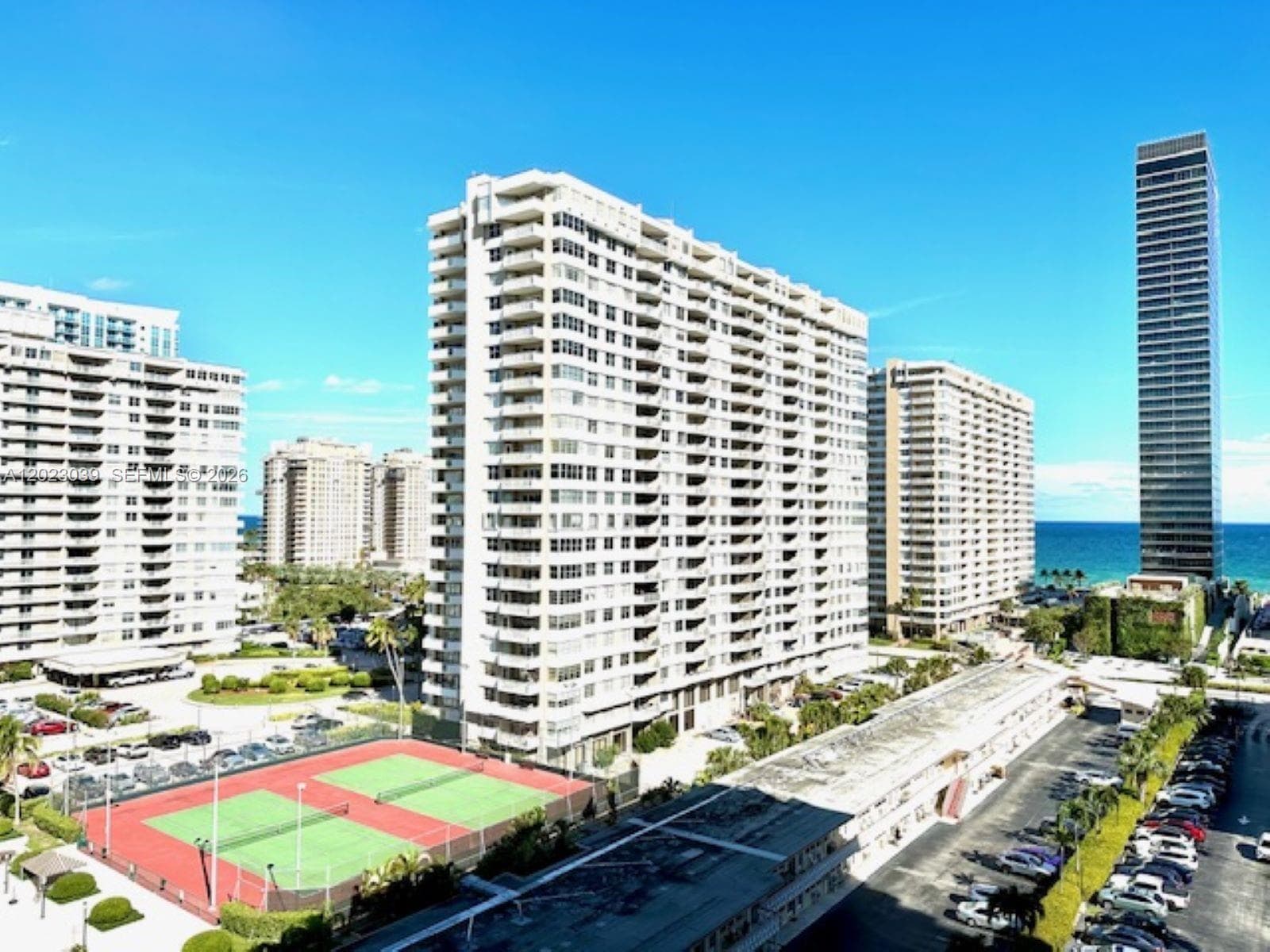 2017 Ocean Dr 1107 photo 2