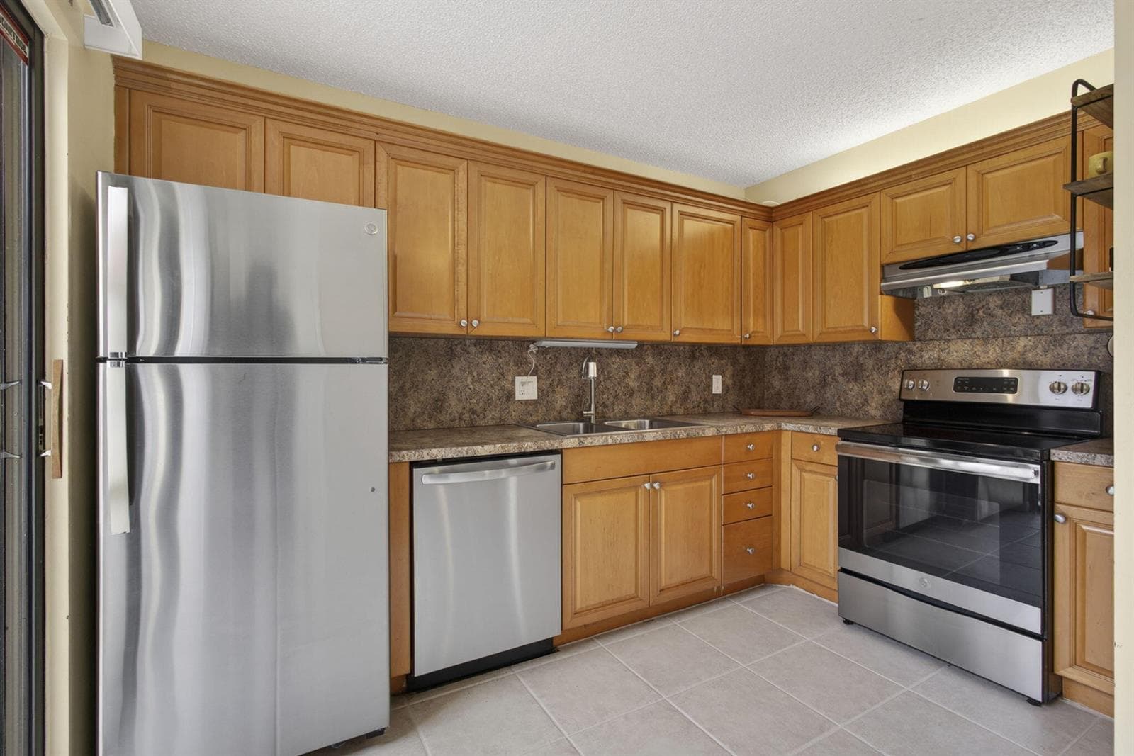 3345 Meridian Way N C photo 17
