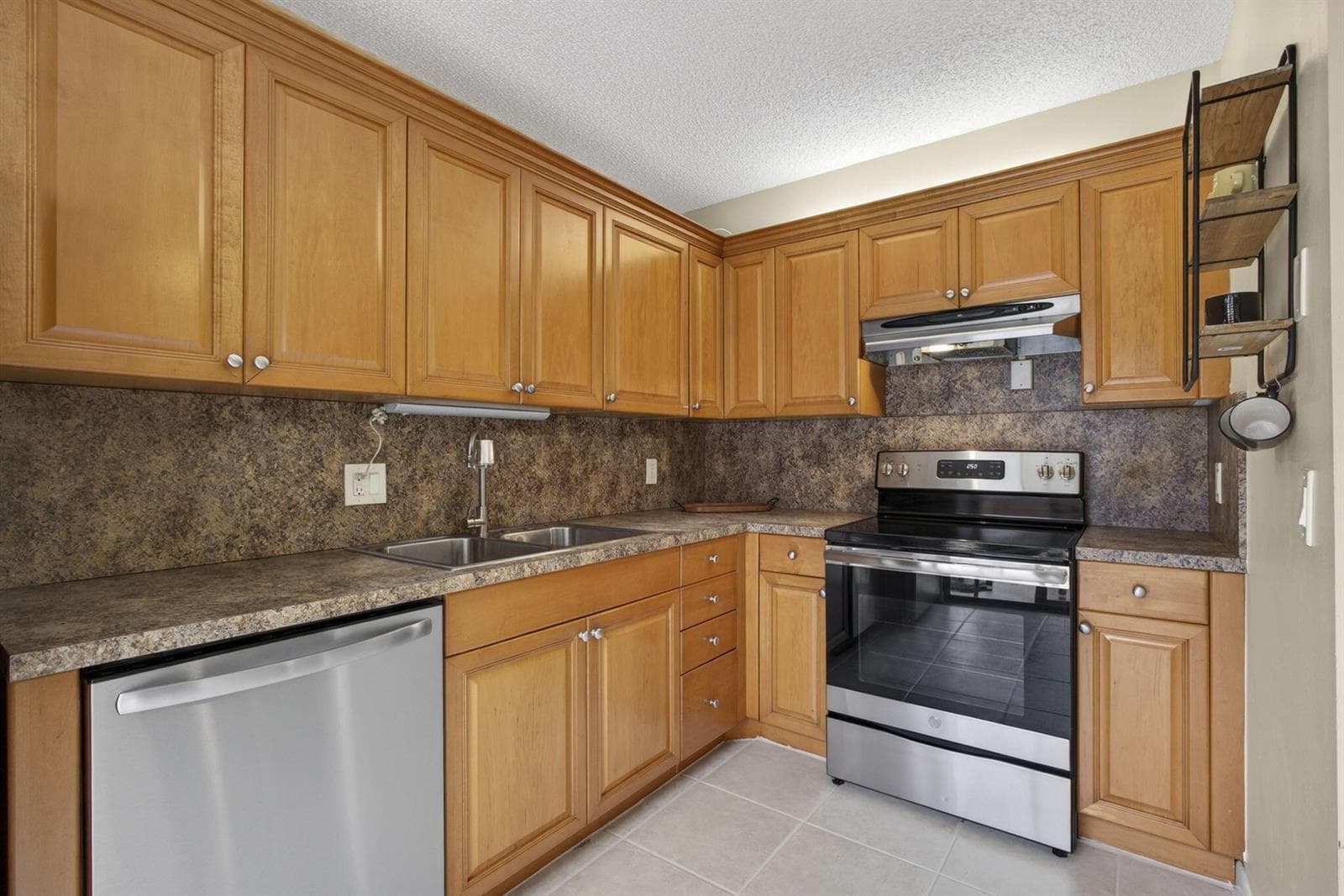 3345 Meridian Way N C photo 18