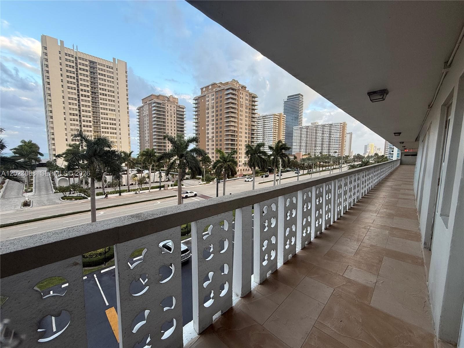 1893 Ocean Dr 506 photo 1