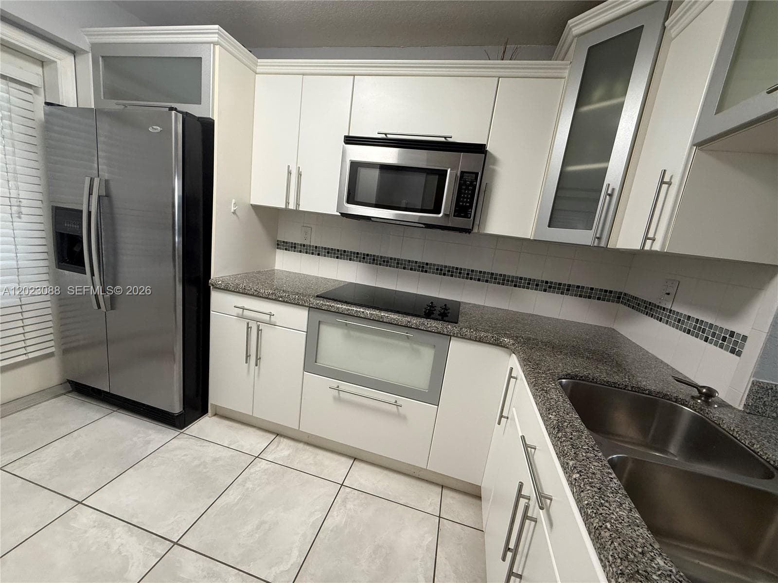 1893 Ocean Dr 506 photo 4