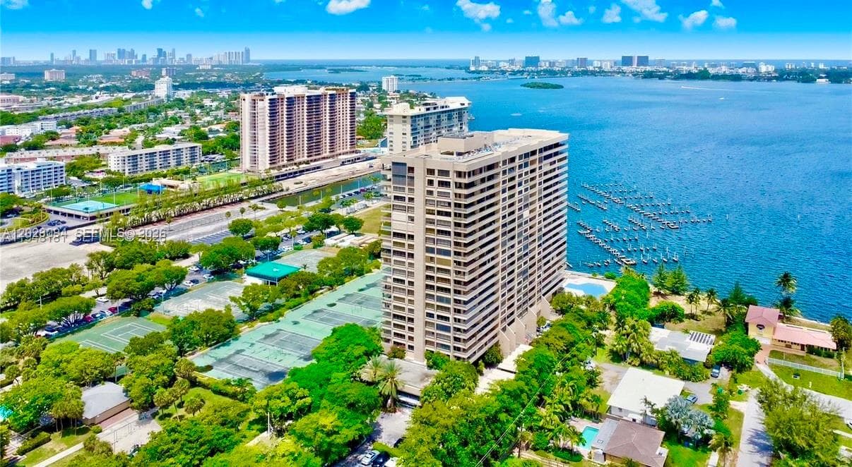 11113 Biscayne Blvd 751 photo 14