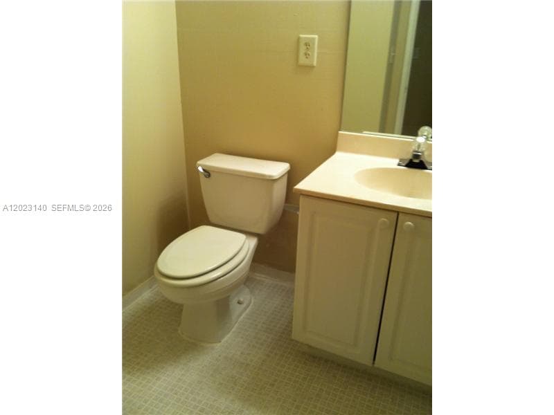 19380 COLLINS AV 607 photo 13
