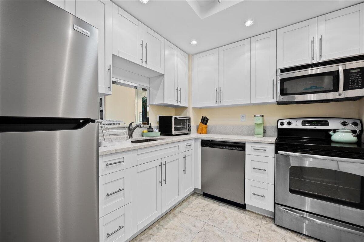 3540 S Ocean Boulevard 309 photo 5